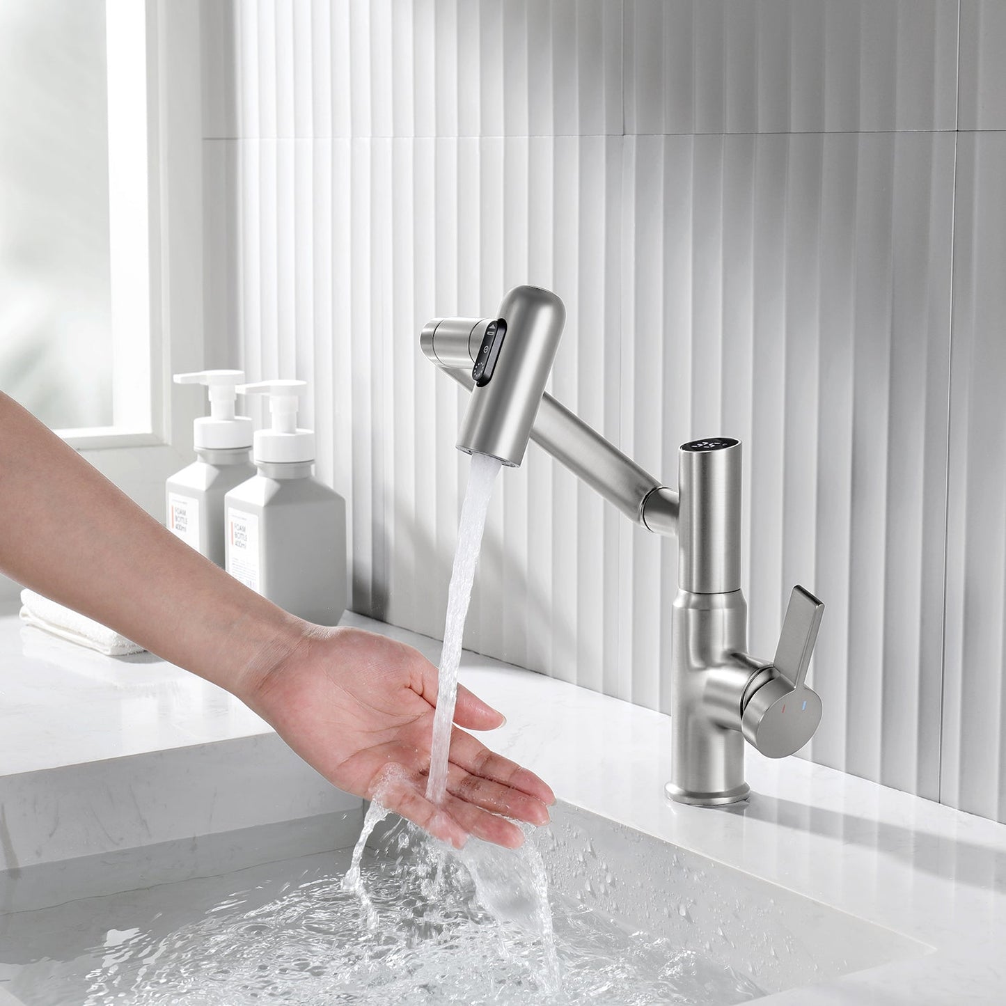 Single-Hole Rotatable Faucet with Temperature Display-BF2204