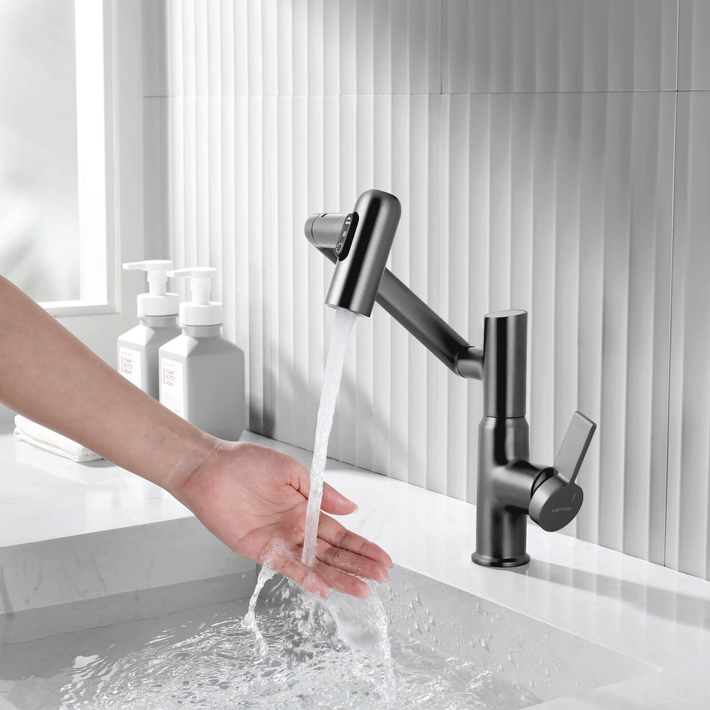 Single-Hole Rotatable Faucet with Temperature Display-BF2204