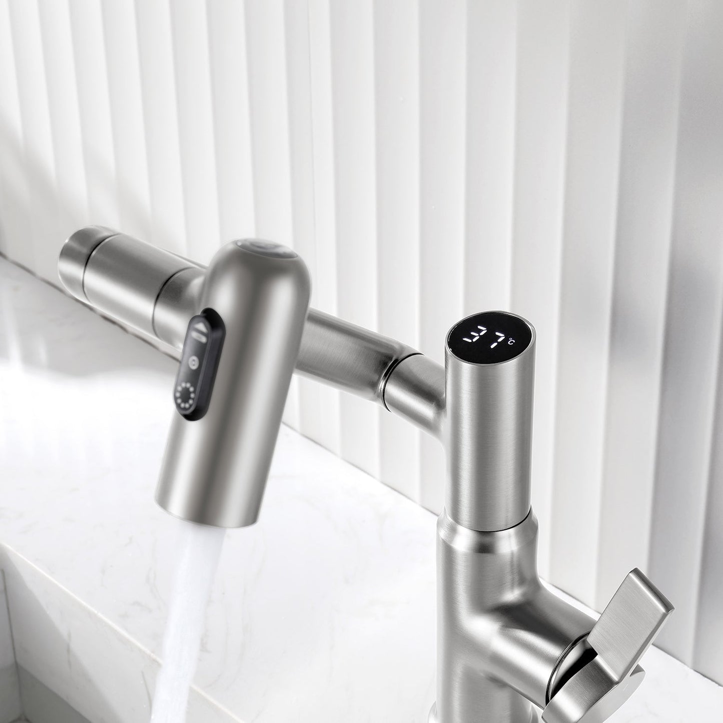 Single-Hole Rotatable Faucet with Temperature Display-BF2204