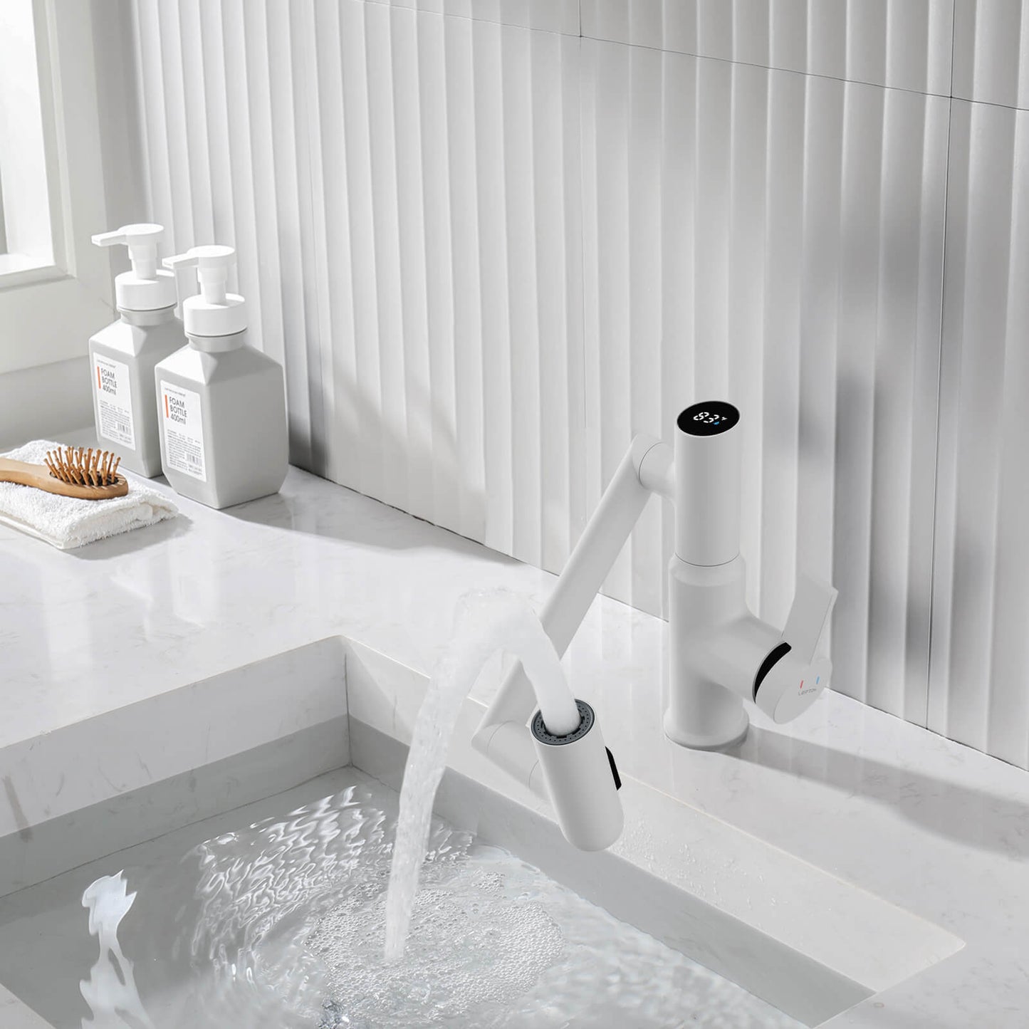 Single-Hole Rotatable Faucet with Temperature Display-BF2204