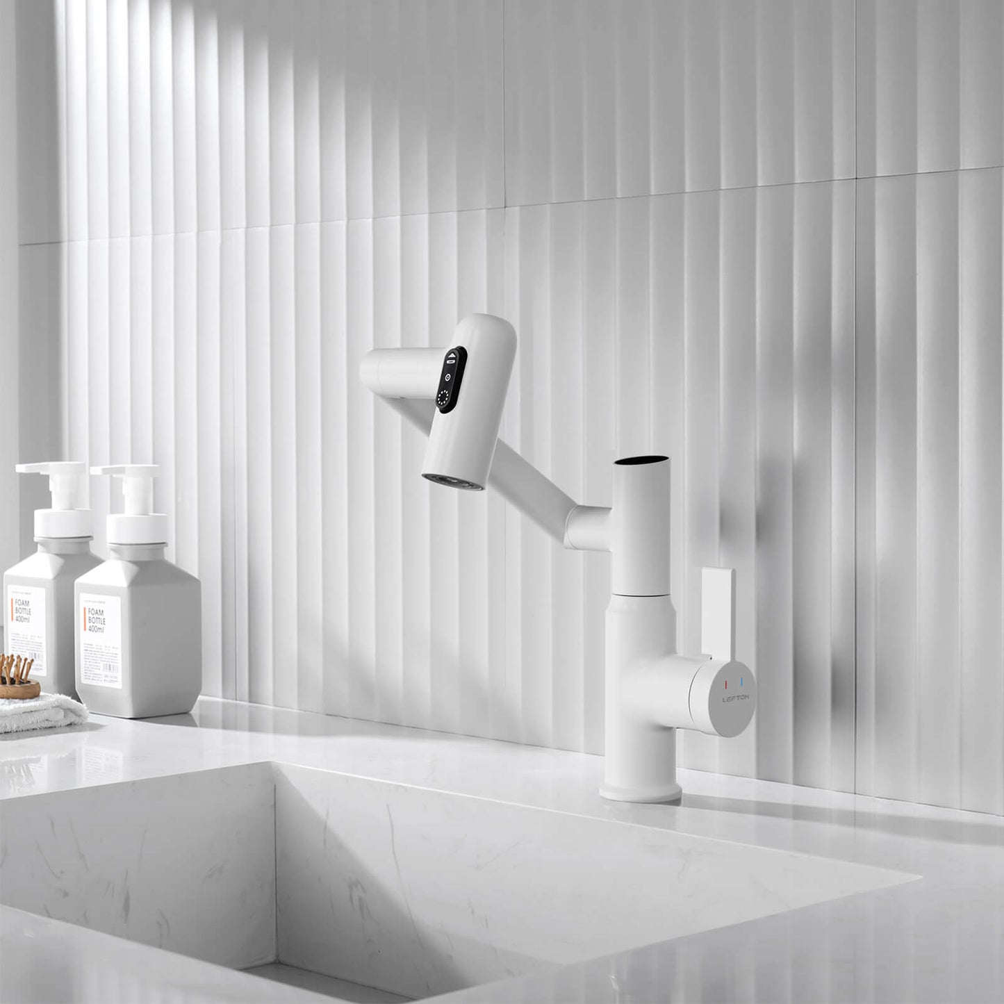 Single-Hole Rotatable Faucet with Temperature Display-BF2204