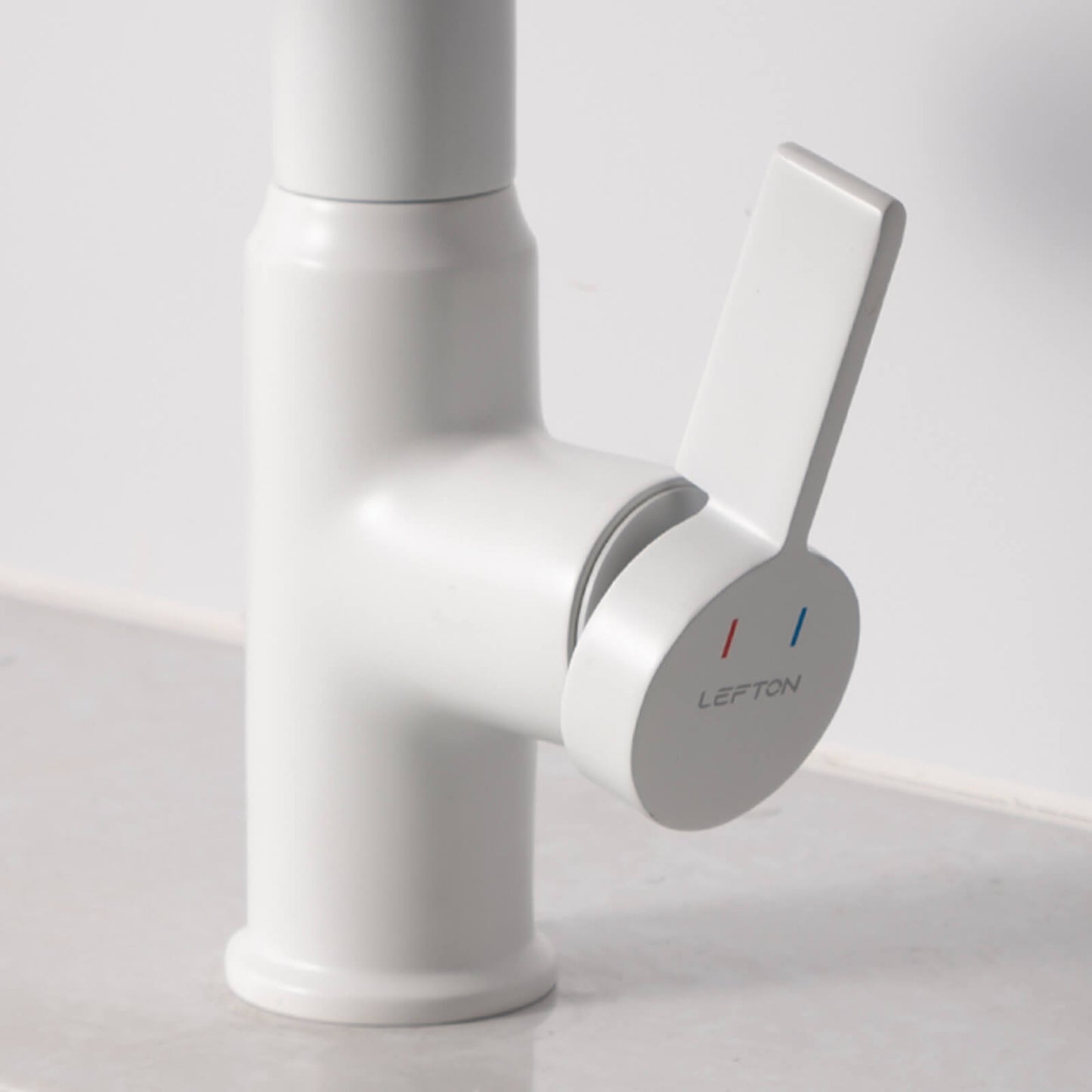 Single-Hole Rotatable Faucet with Temperature Display-BF2204