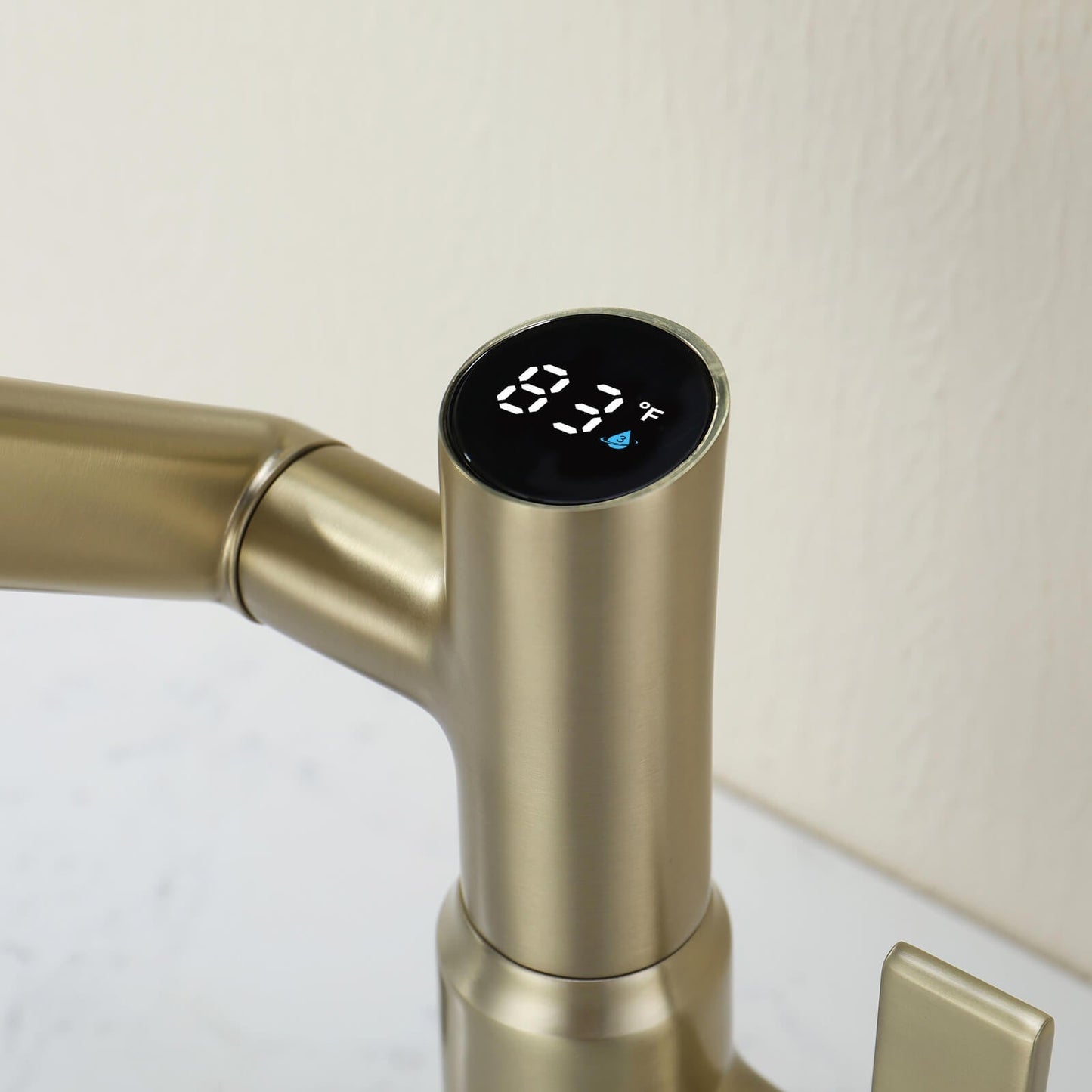 Single-Hole Rotatable Faucet with Temperature Display-BF2204