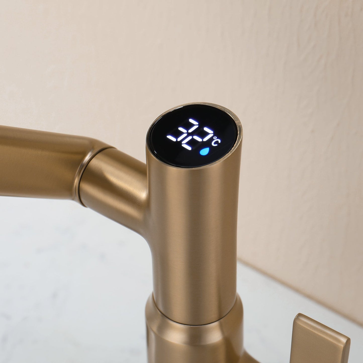 Single-Hole Rotatable Faucet with Temperature Display-BF2204