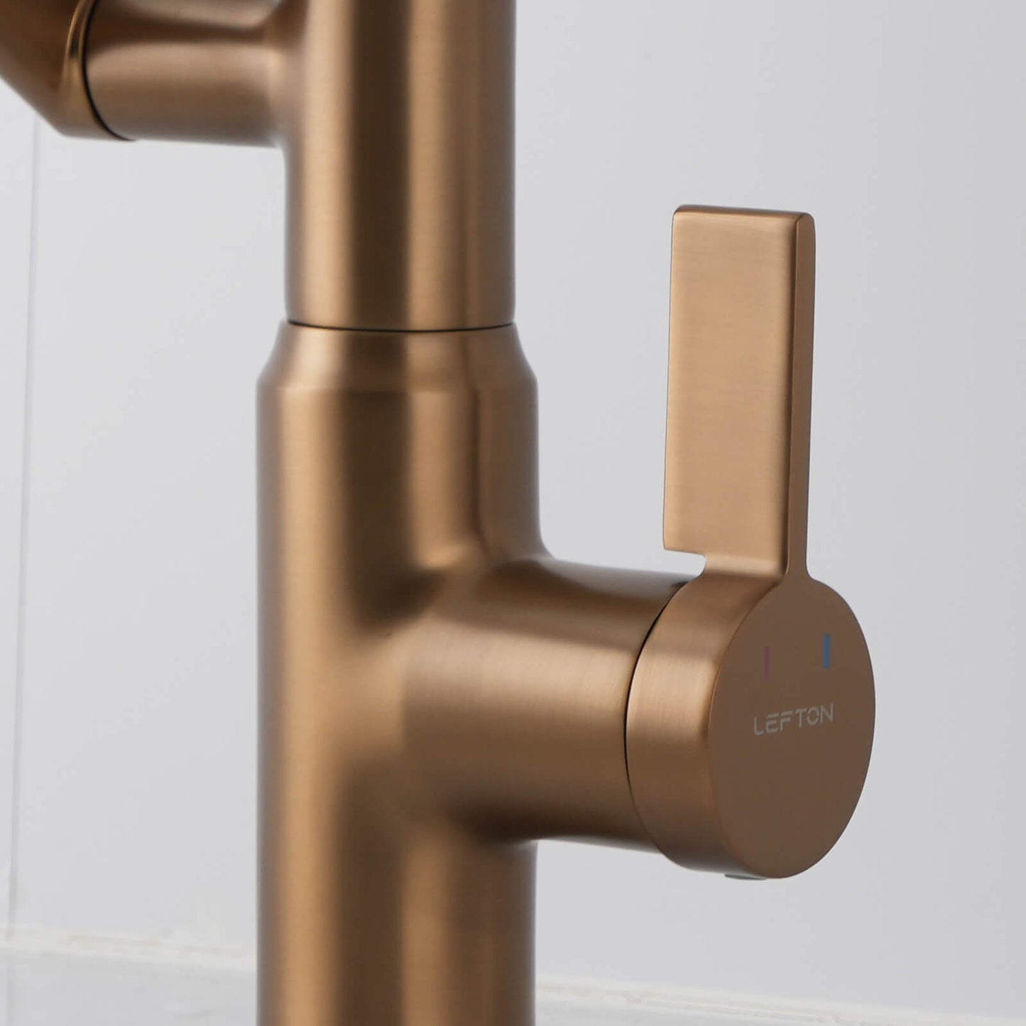 Single-Hole Rotatable Faucet with Temperature Display-BF2204