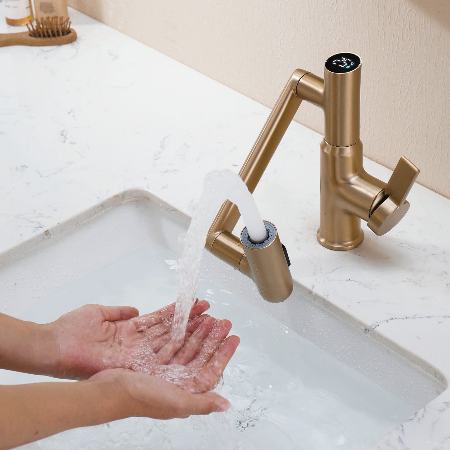Single-Hole Rotatable Faucet with Temperature Display-BF2204